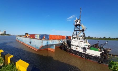 La intención es sentar las bases para conformar una Red Federal Fluvial con el Puerto de la Plata como concentrador. La intención es sentar las bases para conformar una Red Federal Fluvial con el Puerto de la Plata como concentrador.
