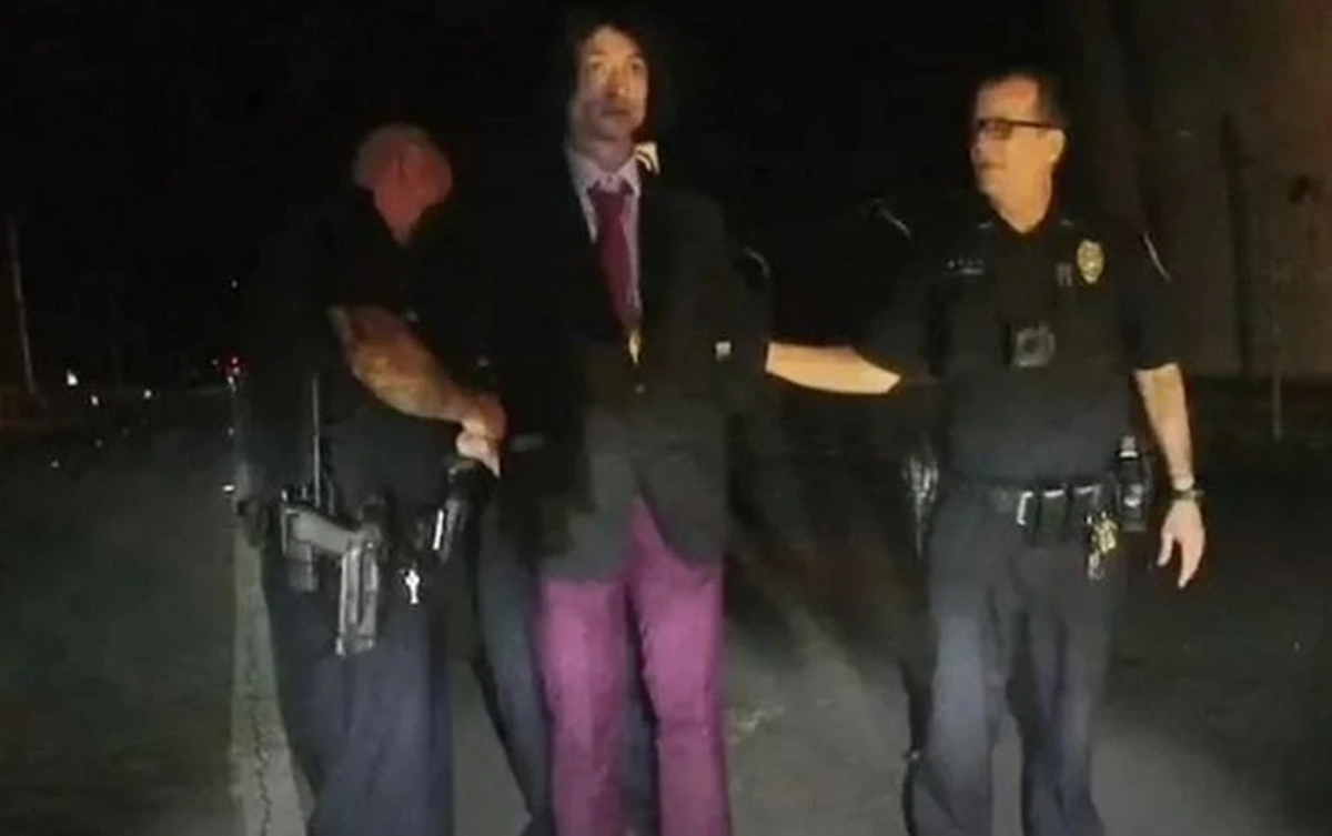 Ezra Miller detenido en Hawái.