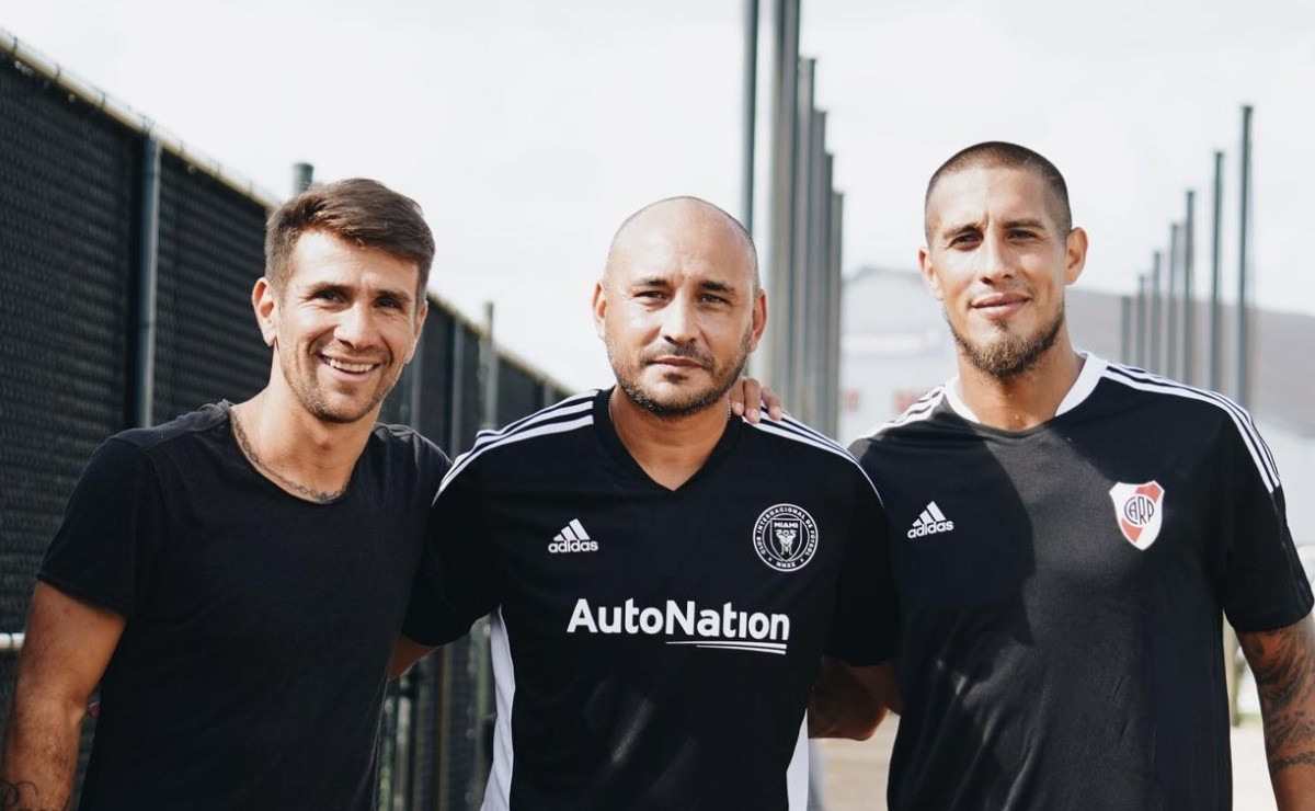 Cristian Ledesma con amigos que hizoi en River. Cristian Ledesma con amigos que hizoi en River.