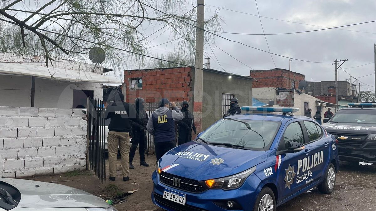 Allanamientos en una vivienda del Barrio Barranquitas: dos personas detenidas Allanamientos en una vivienda del Barrio Barranquitas: dos personas detenidas