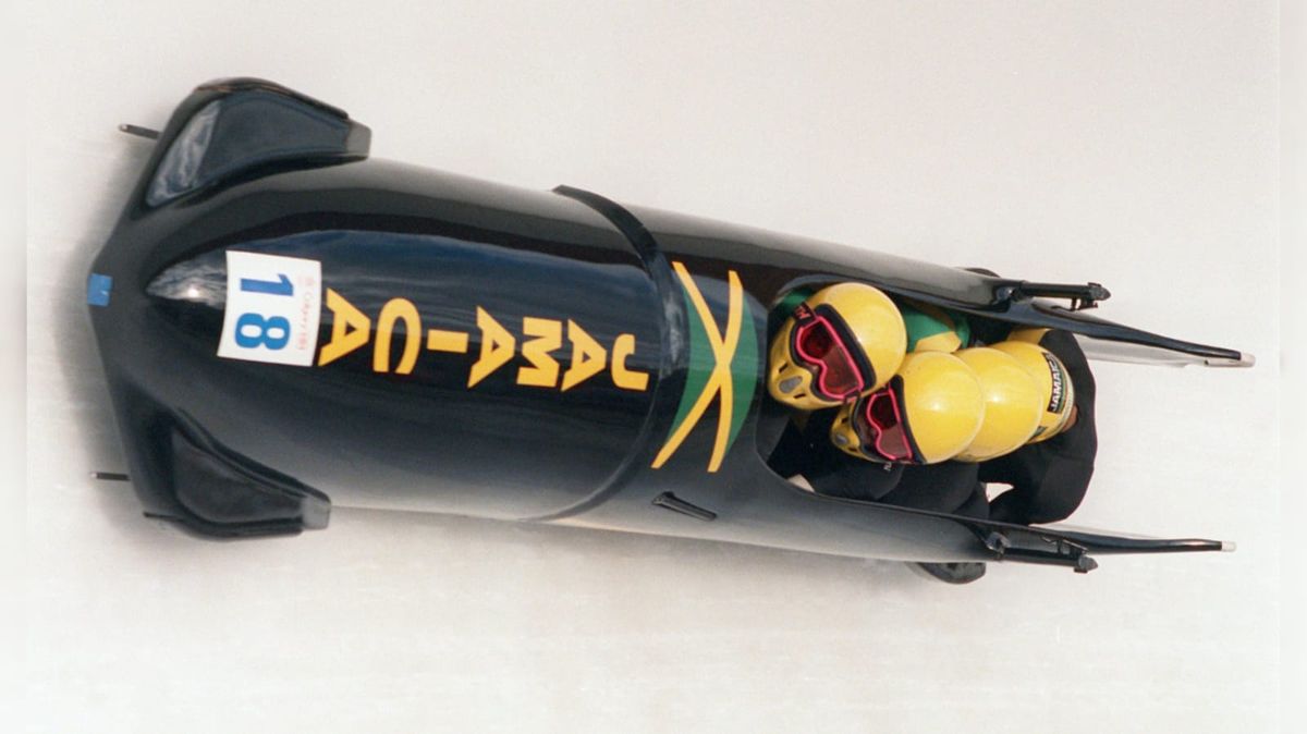 Unas 40.000 personas (en una disciplina que usualmente no convocaba más de 5000), querían ver qué harían los jamaiquinos en la modalidad de cuatro personas. Pero, tras un descenso inicial relativamente normal, en la curva 9, llamada Kreisel, perdieron el control al tomarla excedidos de velocidad, y terminarían estrellándose a 115 km/h.