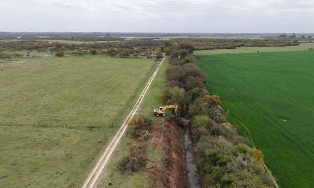 La vieja máquina estaba escondida a 4 kilómetros de la ruta 11, entre Gobernador Candioti y Recreo. La vieja máquina estaba escondida a 4 kilómetros de la ruta 11, entre Gobernador Candioti y Recreo.