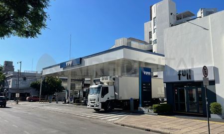 Aumentaron los combustibles un 2% en todo el país Aumentaron los combustibles un 2% en todo el país