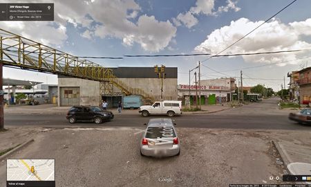 tres ladrones asaltaron a una mujer policia, ella saco el arma y mato a uno de ellos tres ladrones asaltaron a una mujer policia, ella saco el arma y mato a uno de ellos