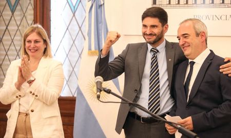 La Asamblea Legislativa votó favorablemente el pliego del abogado constitucionalista, Domingo Rondina, para ocupar el cargo de fiscal de Estado de la Provincia de Santa Fe. La Asamblea Legislativa votó favorablemente el pliego del abogado constitucionalista, Domingo Rondina, para ocupar el cargo de fiscal de Estado de la Provincia de Santa Fe.