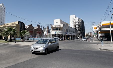un jueves con cielo despejado en la capital de santa fe un jueves con cielo despejado en la capital de santa fe