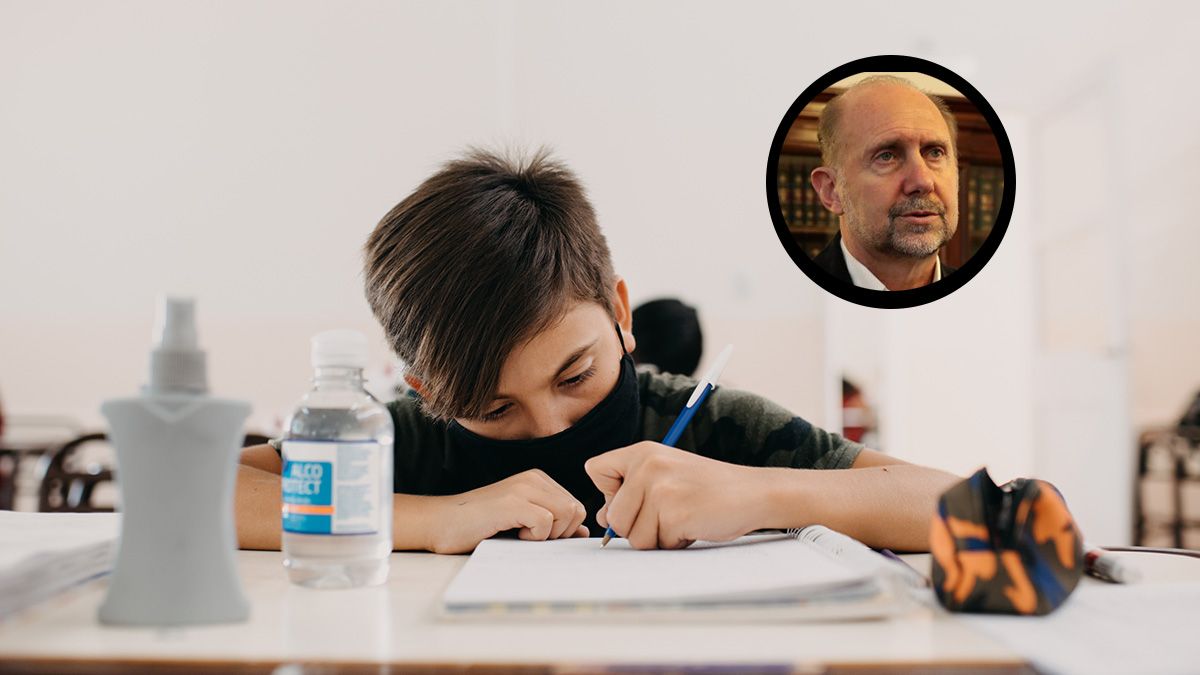 El gobernador Omar Perotti se mostró optimista ante la presencialidad en las aulas este año.&nbsp;