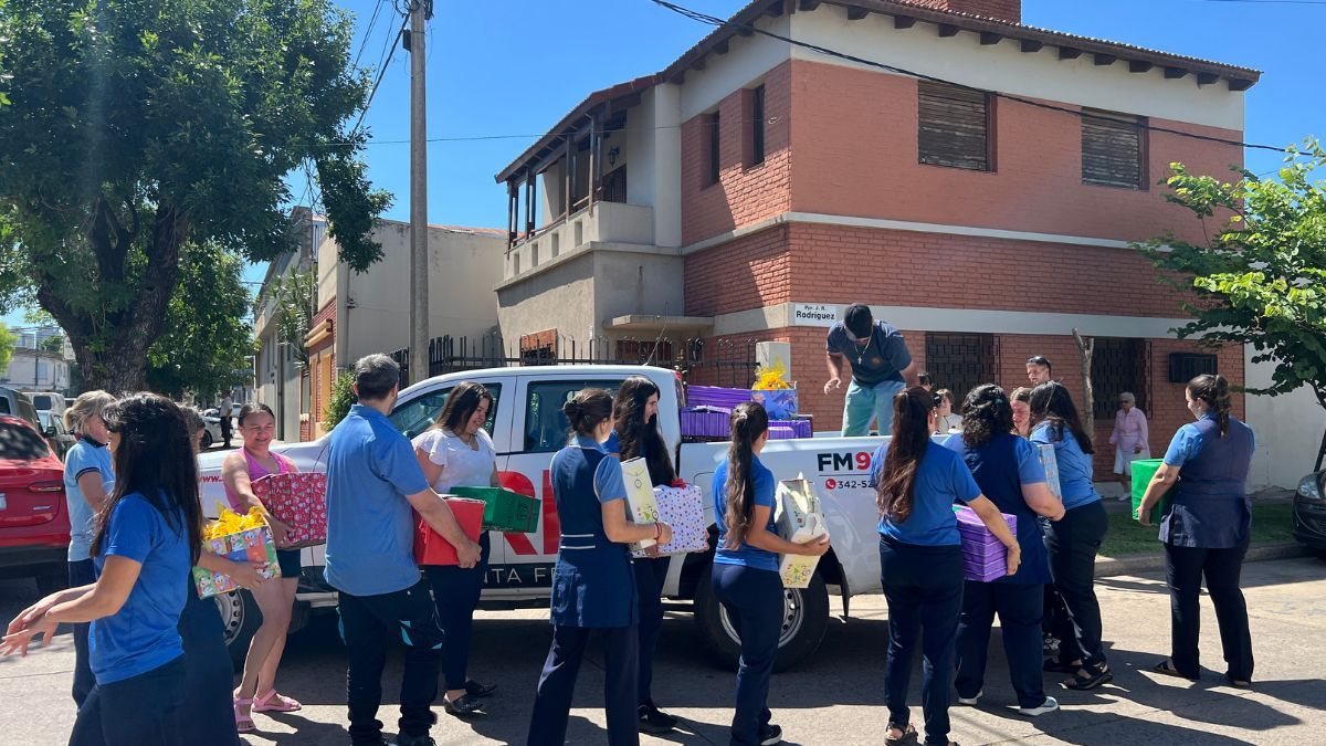 Una de las madres que participó de la propuesta destacó que “la experiencia es hermosa, conecta a los chicos con la escuela y la realidad”. Una de las madres que participó de la propuesta destacó que “la experiencia es hermosa, conecta a los chicos con la escuela y la realidad”.