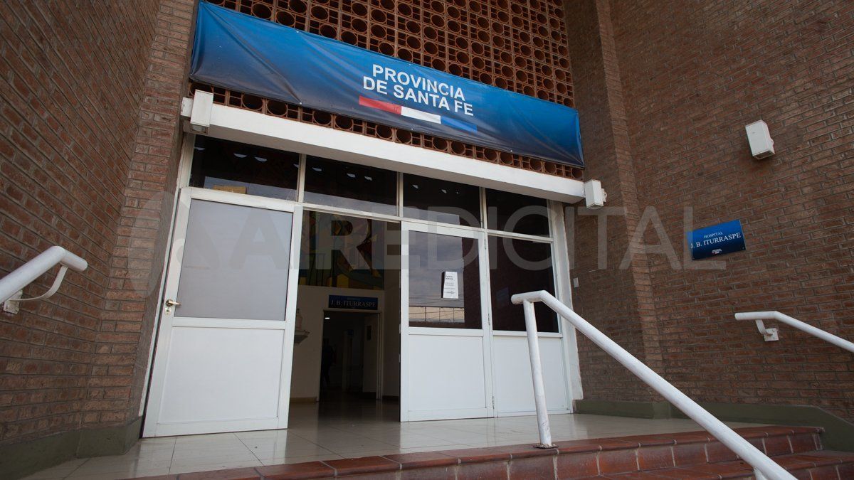 Hasta este viernes doce personas permanecen internadas en el viejo Iturraspe por coronavirus, tres están alojados en terapia intensiva y nueve en clínica médica covid (sala 6).