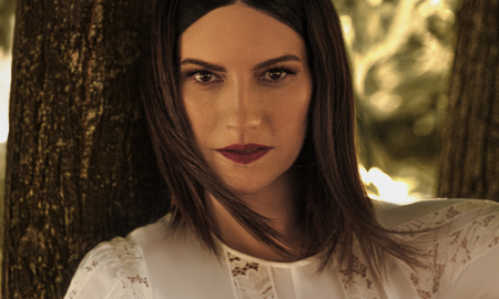 Con más de 70 millones de discos vendidos en todo el mundo, Laura Pausini es una de las artistas italianas más reconocidas a nivel mundial y su alcance internacional la sitúa en una posición única como artista. Con más de 70 millones de discos vendidos en todo el mundo, Laura Pausini es una de las artistas italianas más reconocidas a nivel mundial y su alcance internacional la sitúa en una posición única como artista.