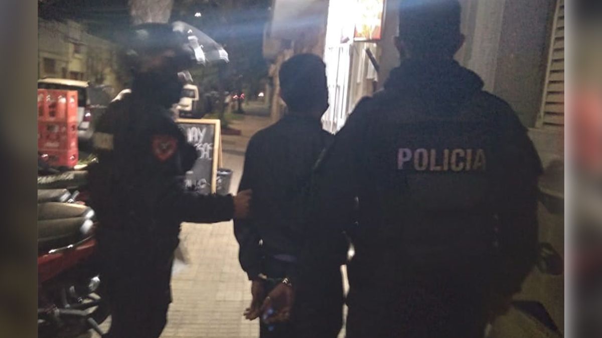 El personal de la Motorizada detectó una discusión entre dos jóvenes en la Plaza del Soldado