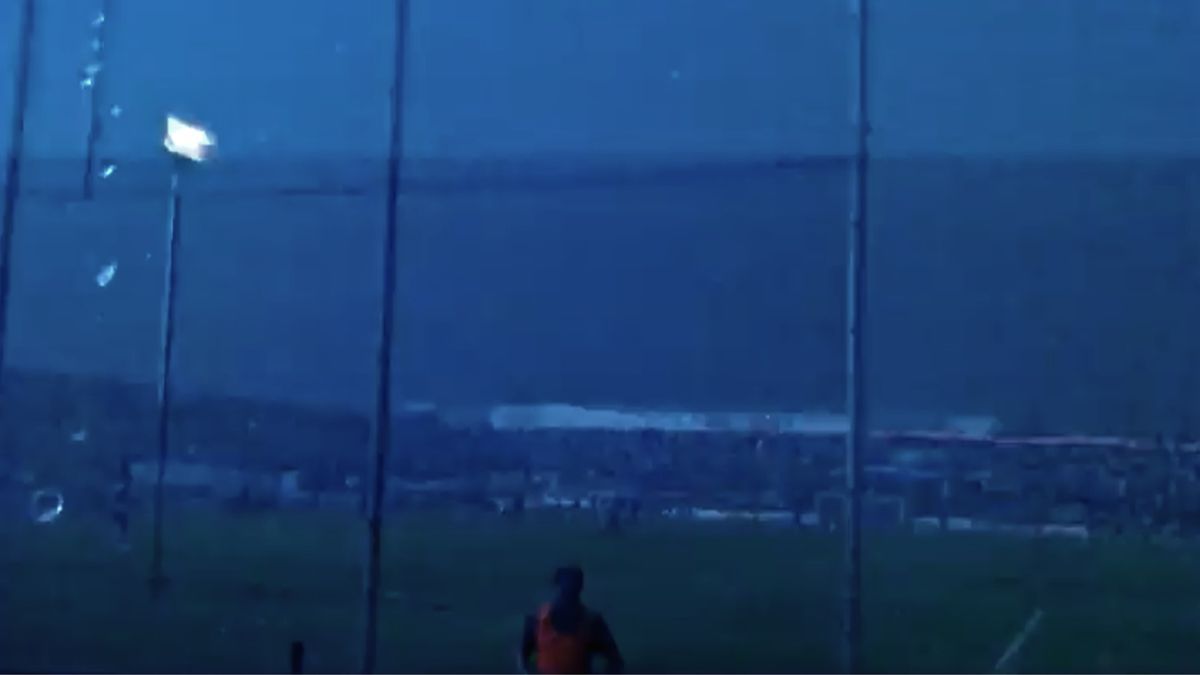 Unión enfrentó a Independiente Rivadavia hace 14 años en un duelo que tuvo de todo. Goleada y un corte de luz tras la caída de un impresionante rayo.