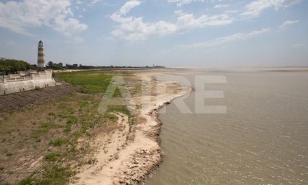 La laguna Setúbal de Santa Fe es uno de los cursos de agua en los que se detectó la presencia de las peligrosas cianobacterias. La laguna Setúbal de Santa Fe es uno de los cursos de agua en los que se detectó la presencia de las peligrosas cianobacterias.