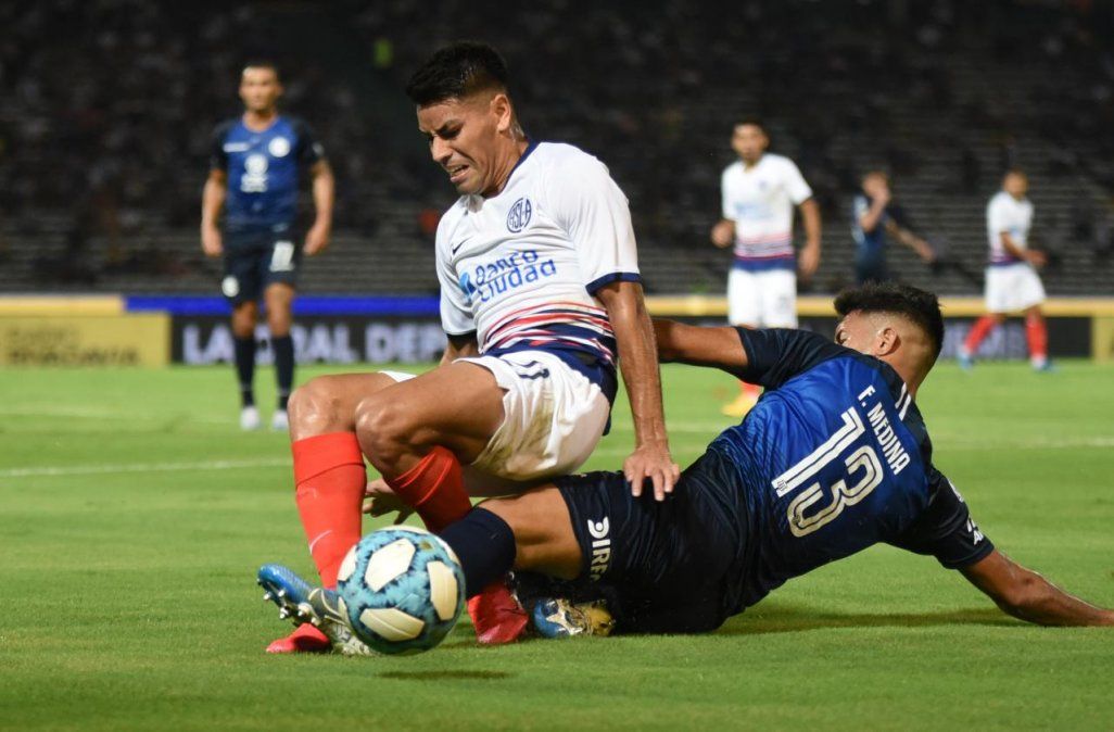 San Lorenzo cayó en Córdoba ante Talleres en medio de una grave lesión de Uvita Fernández