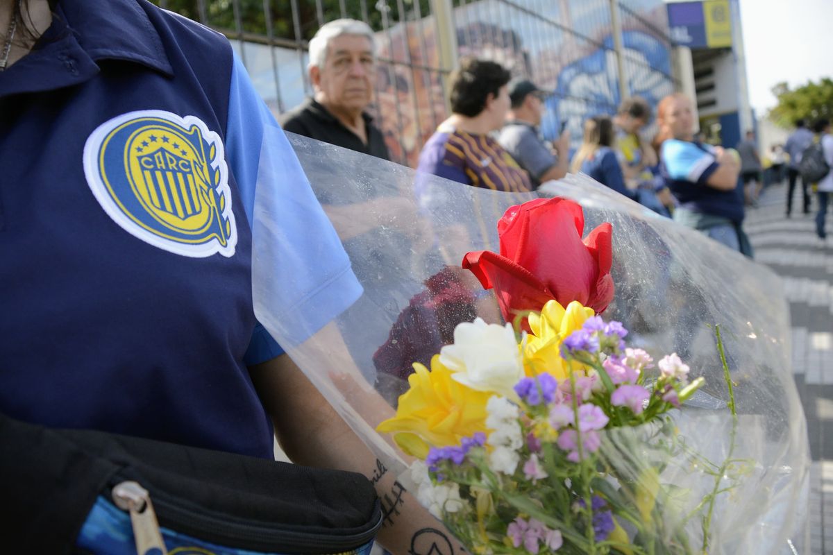 El hincha de Rosario Central se acercó a despedir a Omar Palma.