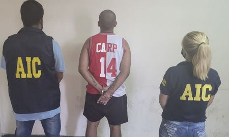 El detenido por los robos a las dos pastelerías de la ciudad tiene 26 años y se encontraba en libertad condicional por homicidio. El detenido por los robos a las dos pastelerías de la ciudad tiene 26 años y se encontraba en libertad condicional por homicidio.