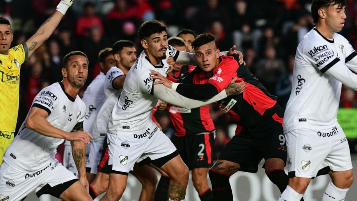 All Boys rescindió el contrato de su entrenador, Anibal Biggeri, tras la derrota con Colón.