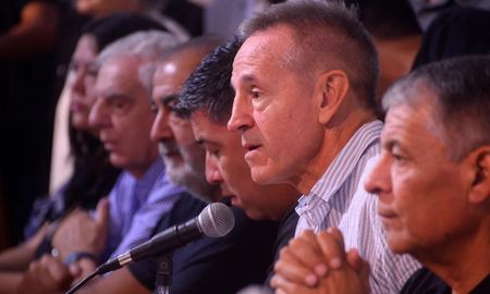 La mesa chica de la CGT se reunirá el miércoles próximo en la previa a las sesiones del Senado que tendrán lugar esta semana y con el interés puesto en la sesión del viernes. La mesa chica de la CGT se reunirá el miércoles próximo en la previa a las sesiones del Senado que tendrán lugar esta semana y con el interés puesto en la sesión del viernes.