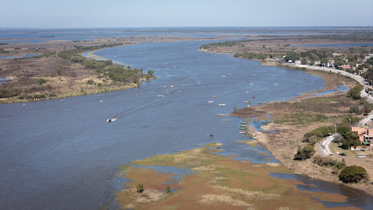 Las fiestas en el río son un atractivo para la llegada de las familias a las cabañas de Santa Fe. Las fiestas en el río son un atractivo para la llegada de las familias a las cabañas de Santa Fe.