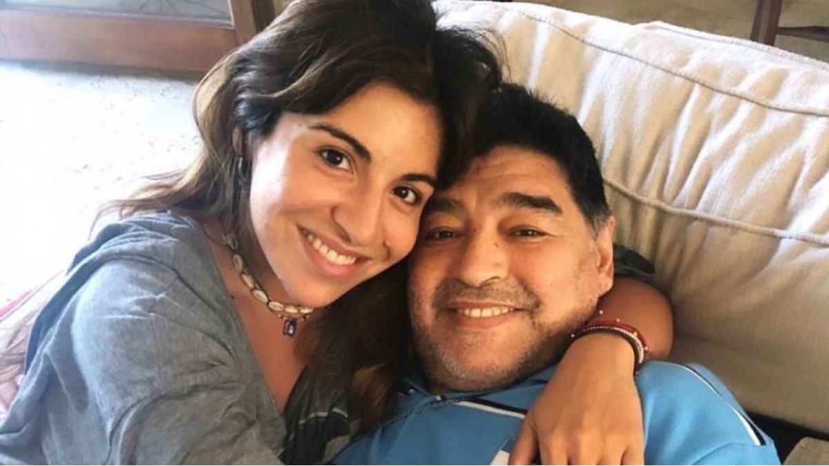 Gianinna Maradona recordó a su padre Diego a un mes de su fallecimiento.