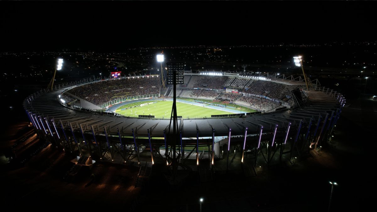 El estadio Mario Alberto Kempes ya espera por River y Belgrano en una nueva final del fútbol argentino. El estadio Mario Alberto Kempes ya espera por River y Belgrano en una nueva final del fútbol argentino.