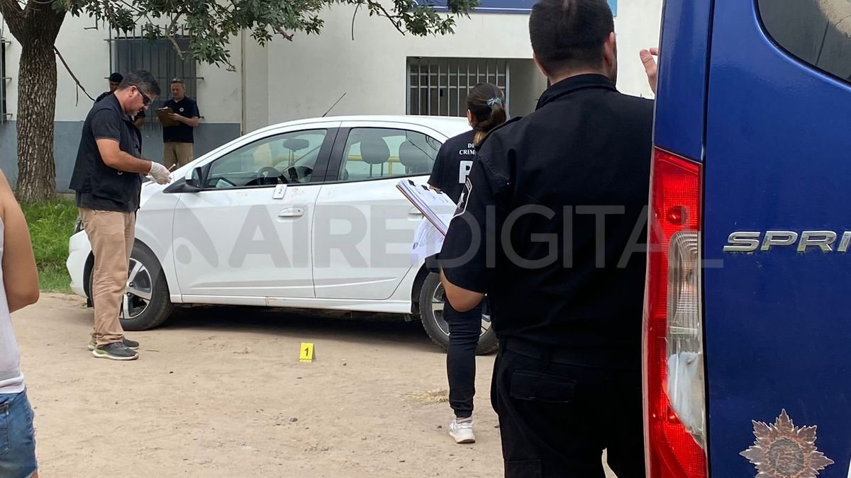 Un hombre de 56 años recibió al menos siete heridas de arma blanca tras ser víctima de un intento de robo en la puerta de la escuela de su hija.&nbsp;