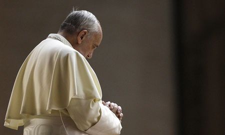El papa Francisco pidió este domingo que no hay “más guerra, atentados y violencia”. El papa Francisco pidió este domingo que no hay “más guerra, atentados y violencia”.