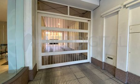 Ingresó a robar en un edificio de Bulevar Gálvez y se llevó dos bicicletas. Ingresó a robar en un edificio de Bulevar Gálvez y se llevó dos bicicletas.