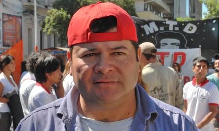 El exprecandidato a diputado chaqueño Emerenciano Sena pidió este martes por la tarde declarar por primera vez en el marco de la causa por el presunto femicidio de Cecilia Strzyzowski. El exprecandidato a diputado chaqueño Emerenciano Sena pidió este martes por la tarde declarar por primera vez en el marco de la causa por el presunto femicidio de Cecilia Strzyzowski.