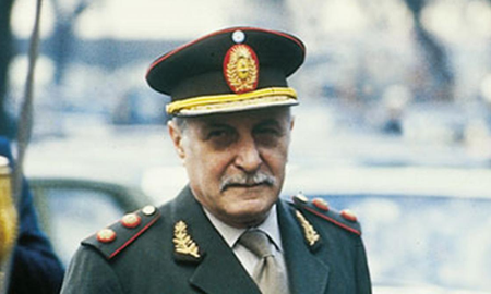Efemérides del 21 de noviembre: en 1981 Roberto Viola le delega el poder al general Horacio Tomás Liendo Efemérides del 21 de noviembre: en 1981 Roberto Viola le delega el poder al general Horacio Tomás Liendo