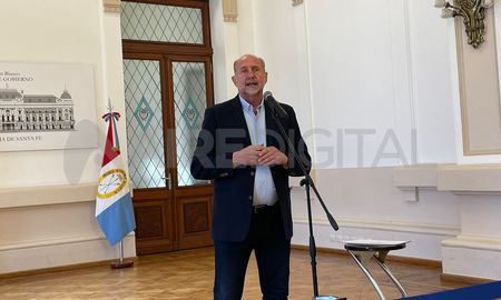 Perotti reclamó consenso entre todas las fuerzas políticas para dicha reforma “le cambie la vida a los santafesinos”. Perotti reclamó consenso entre todas las fuerzas políticas para dicha reforma “le cambie la vida a los santafesinos”.