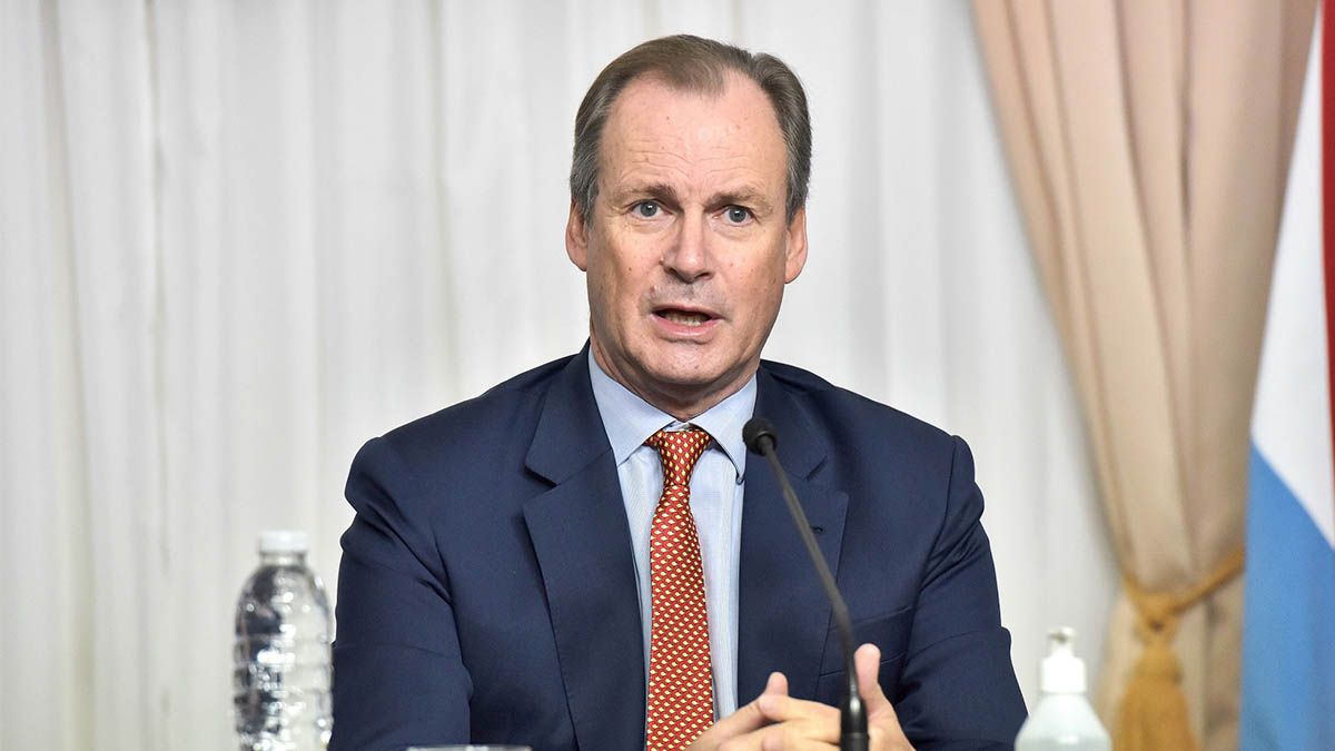 Manifestantes de la agrupación Republicanos Unidos atacaron el domicilio de Bordet pidiendo quemar las casas de los funcionarios.