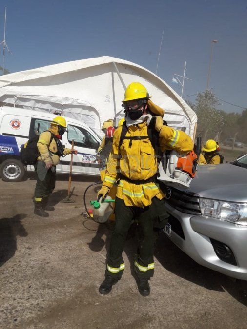 Advierten que la altas temperaturas también contribuyen a la expansión del fuego. 