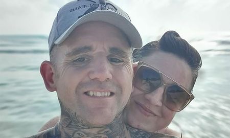 le saco a su novia una vergonzosa foto mientras dormia y despues se la tatuo en su pierna le saco a su novia una vergonzosa foto mientras dormia y despues se la tatuo en su pierna