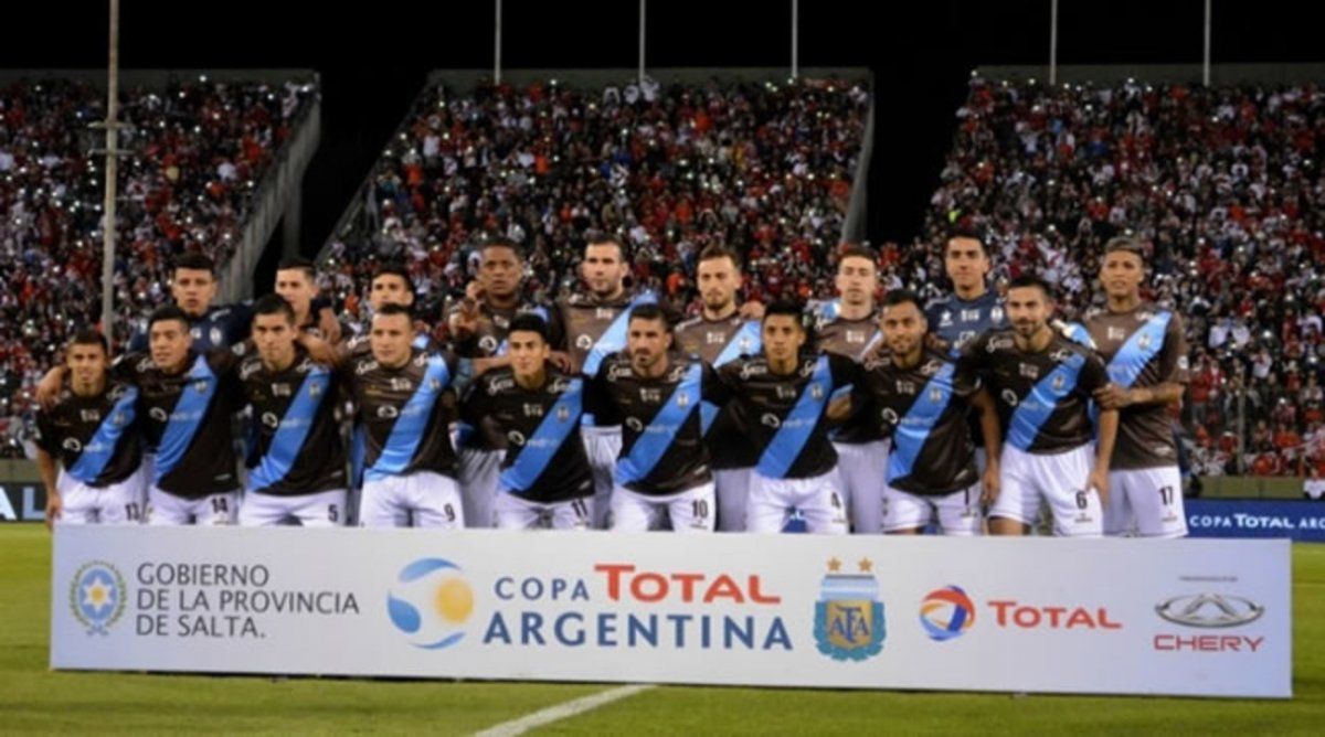 Atlas consiguió el primer ascenso de su historia.