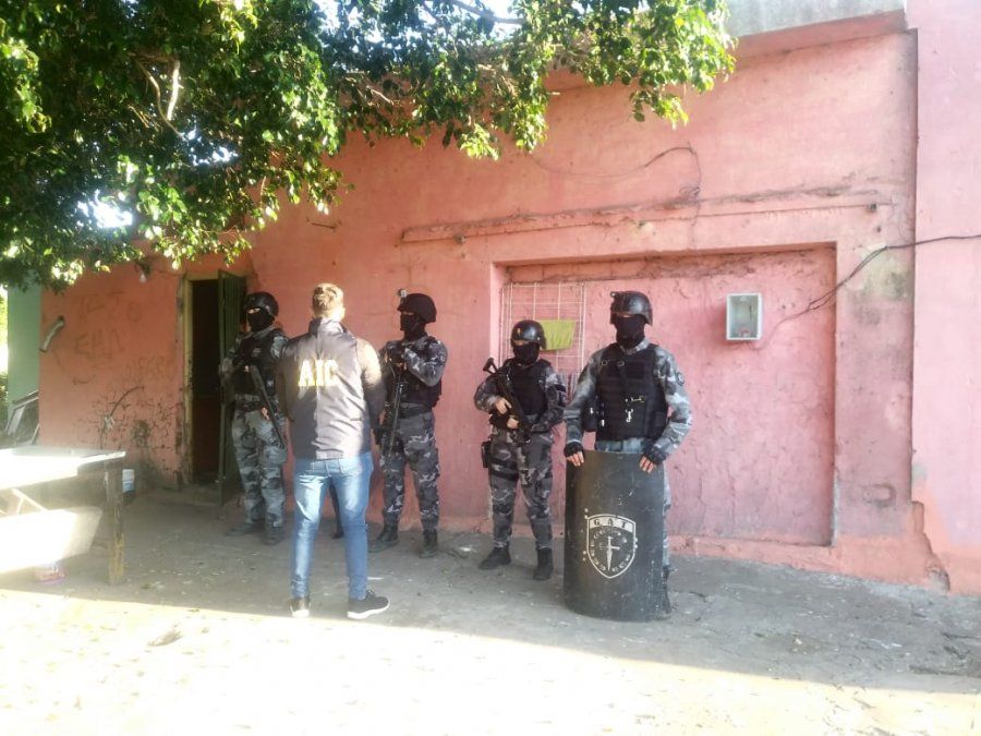 El allanamiento en una vivienda de Vélez Sarsfield 3900 donde detuvieron al hombre