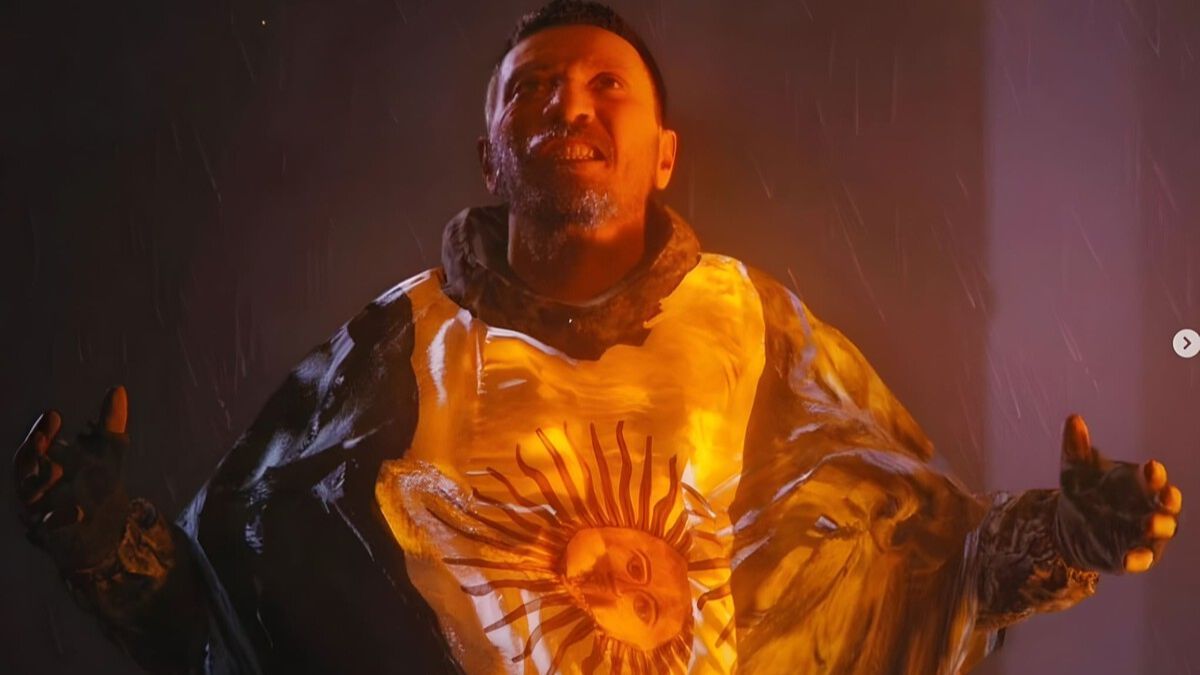 El diseño de niveles de The Path Into the Abyss utiliza puntos de referencia reales de la Ciudad Autónoma de Buenos Aires para profundizar la sensación de realismo y desolación.