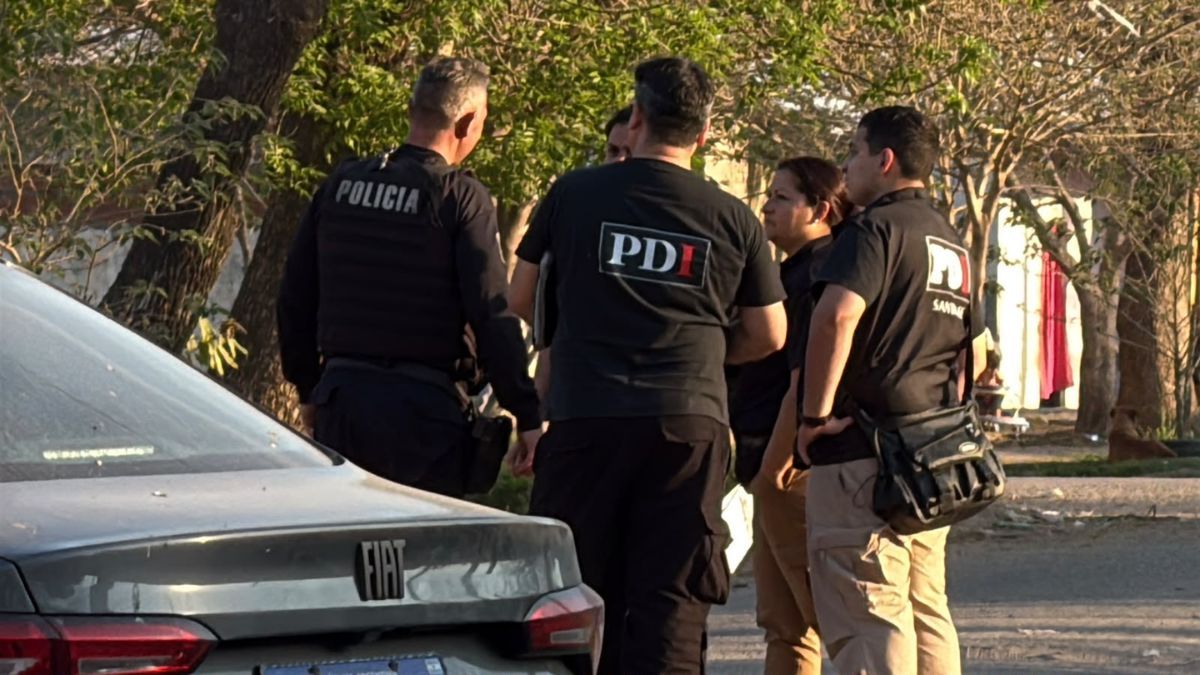 La PDI trabaja en el lugar.