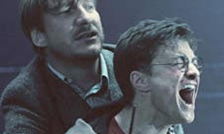 Daniel Radcliffe aseguró que se siente avergonzado por su actuación en Harry Potter Daniel Radcliffe aseguró que se siente avergonzado por su actuación en Harry Potter
