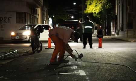 Aire de Santa Fe | Seom darsenas demarcacion pintada nocturna_DSC08014_MTH_1200