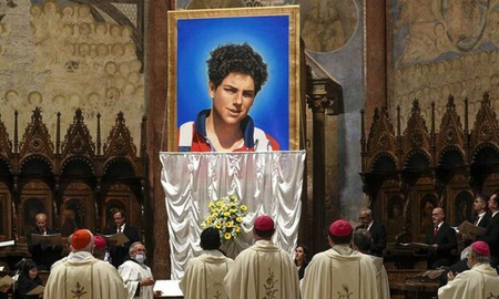 La impresionante historia de vida de Carlo Acutis, el primer santo millennial La impresionante historia de vida de Carlo Acutis, el primer santo millennial