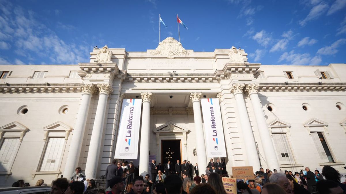 La Convención Reformadora de la Constitución de Santa Fe ya tiene reglamento aprobado por unanimidad﻿.