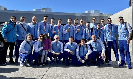 el seleccionado masculino de voley llego al pais tras su historico bronce en tokio 2020 el seleccionado masculino de voley llego al pais tras su historico bronce en tokio 2020