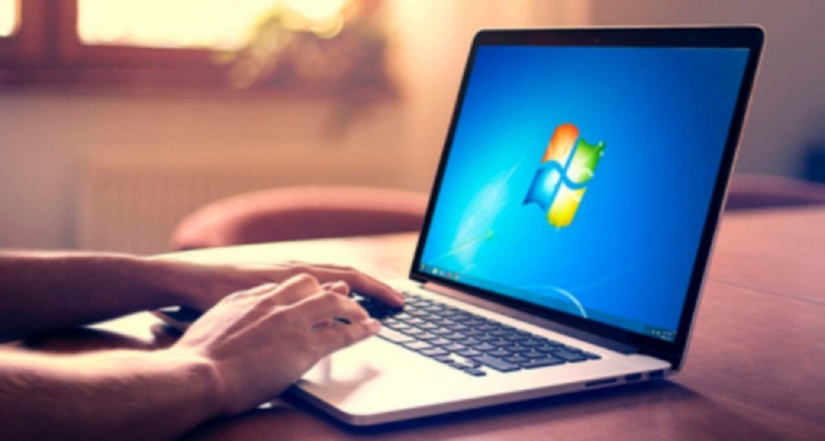 Un tribunal condenó a una mujer a 6 meses de cárcel por tener Windows y Office trucho.