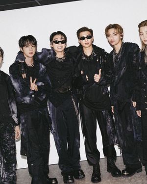 Un audio que se viralizó en redes sociales sostiene que el problema de los shows de BTS en Chile estaría vinculado a una propuesta técnica presentada por la productora DG Medios para proteger el césped del Estadio Nacional. Un audio que se viralizó en redes sociales sostiene que el problema de los shows de BTS en Chile estaría vinculado a una propuesta técnica presentada por la productora DG Medios para proteger el césped del Estadio Nacional.