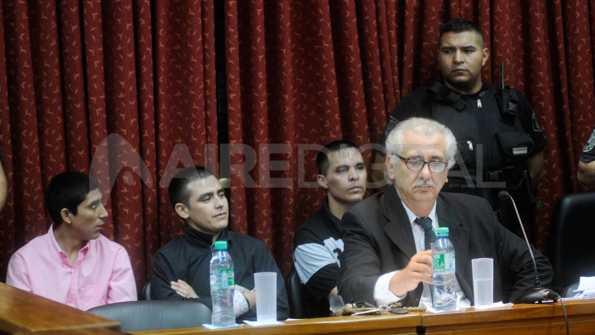Los tres sospechosos fueron condenados en marco de un juicio oral y público. La cámara de apelaciones confirmó parcialmente la pena: rebajó dos años. Los tres sospechosos fueron condenados en marco de un juicio oral y público. La cámara de apelaciones confirmó parcialmente la pena: rebajó dos años.