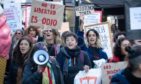 El colectivo LGTBI+ cuestionó con dureza las últimas declaraciones del presidente Javier Milei. El colectivo LGTBI+ cuestionó con dureza las últimas declaraciones del presidente Javier Milei.