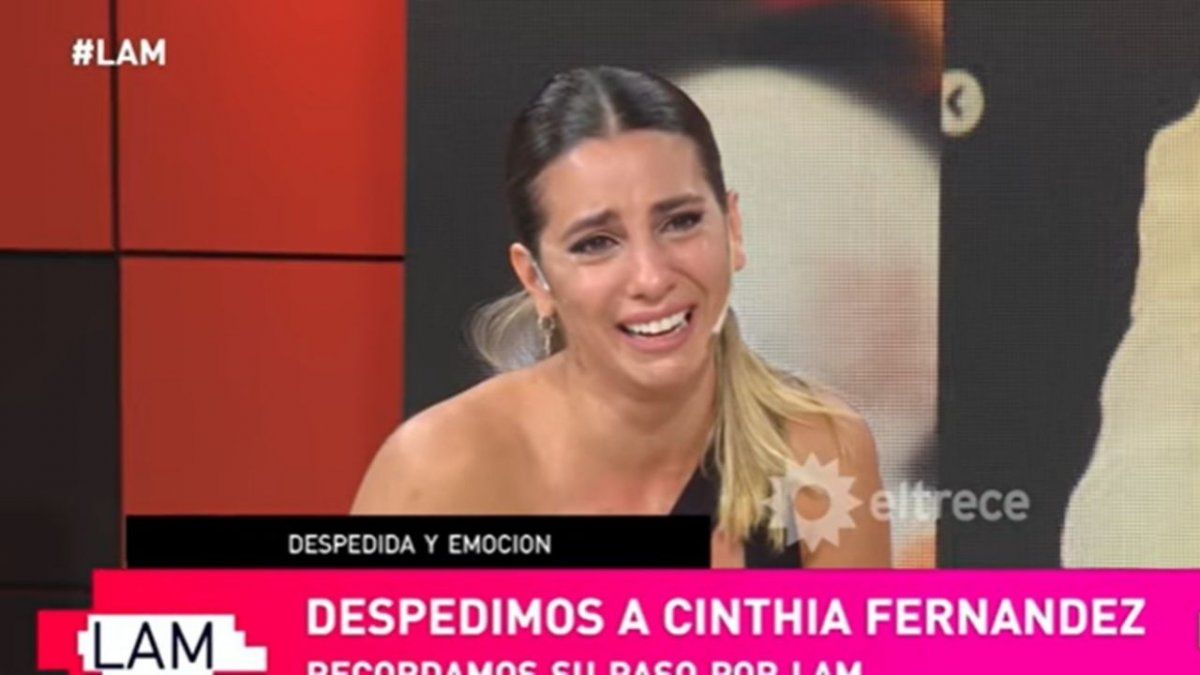 La panelista de Los ángeles de la mañana derramó varias lágrimas en vivo a poco de que culmine el ciclo que conduce Ángel de Brito.