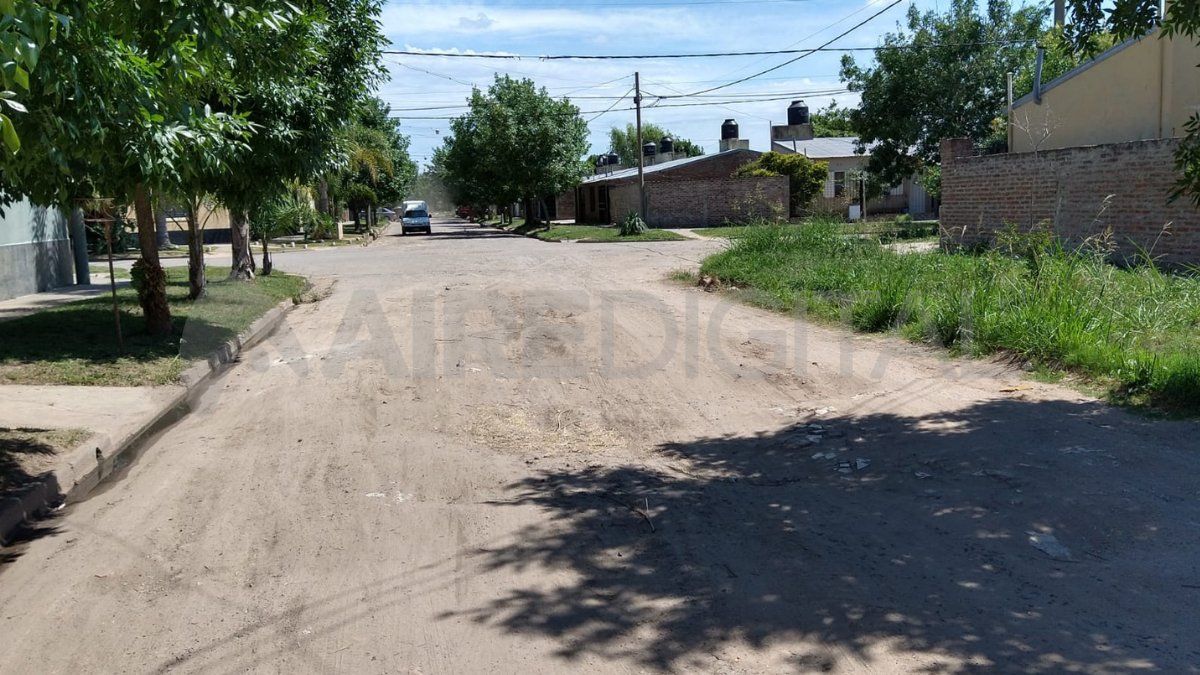 Calles de tierra, baches, falta de iluminación y la inseguridad, en la lista de reclamos