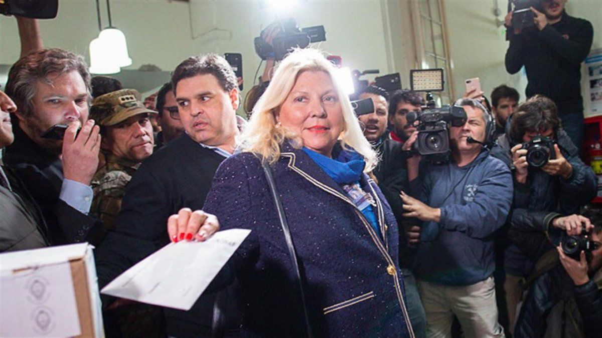 Dura crítica de Carrió al fallo que habilitó a Menem